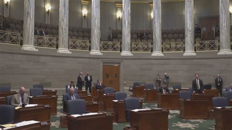 Tension among Republican senators runs high at the start of legislative session